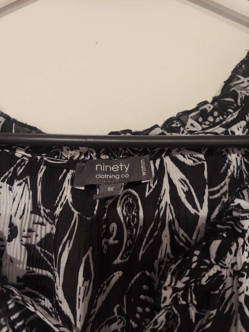 Tie-Neck Paisley Floral Tunic Top - Black/White - Picture 6 of 6